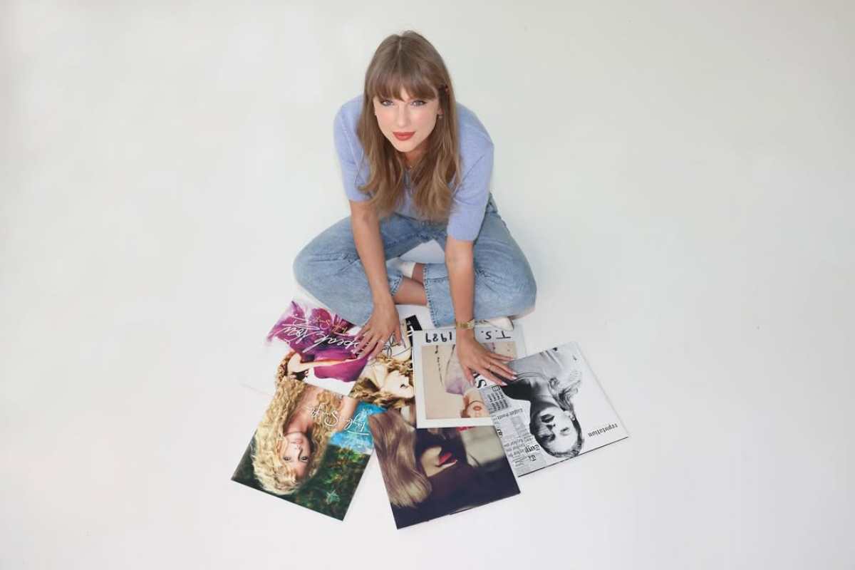 Taylor Swift tra i suoi dischi