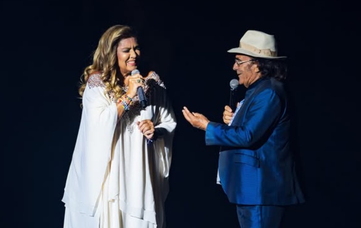 al bano e romina cantano durante un concerto